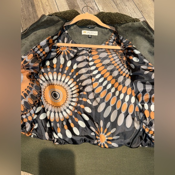 Montana Co. Medium Faux Leather NWOT - Picture 5 of 8